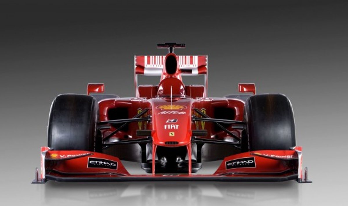 Naujasis „Ferrari“ bolidas „F60“