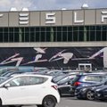 Laiškų su grasinimais Ukrainos ambasadoms siuntėjo adresas – Vokietijos „Tesla“ prekybos salonas