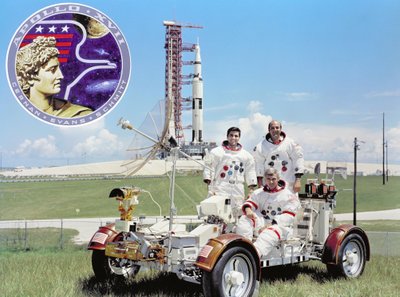 Visa "Apollo 17" įgula - Eugene'as A. Cernanas, Harissonas P. Schmittas ir Ronaldas A. Evansas