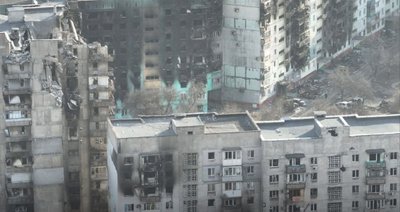 Mariupolio gyvenamųjų kvartalų griuvėsiai