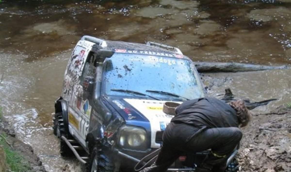 "Mezon Offroad Team LT" ekipažas visureigių maratone