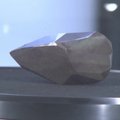 Aukcione atsidūrė paslaptingas juodasis deimantas, galimai atkeliavęs iš kosmoso