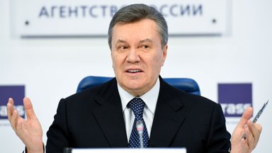Skelbiama, kad į Baltarusiją atskrido buvęs Ukrainos prezidentas Janukovyčius