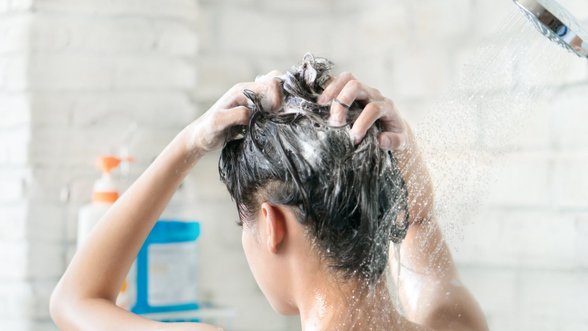 Žiemą plaukų priežiūrai patariama naudoti priemones, turinčias sudėtyje neįprastos medžiagos: tokią rasite ir savo virtuvėje