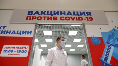Rusijos verslas vilioja vakcinų skeptikus: loterijose siūlomi ir sniego motociklai