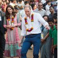 Britų karališkosios šeimos vizitas Indijoje kelia vietinių susižavėjimą
