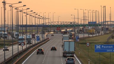 Po Europą automobiliu keliavęs lietuvis įvertino kelių būklę: tvarkydama kelius Lenkija žengia tokiais žingsniais, kad Lietuvai ir bėgimas nepadės