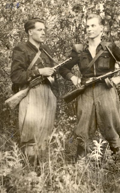 Juozapas Streikus-Stumbras (dešinėje)