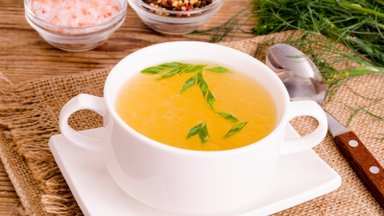 Žinodami apie sultinio naudą sveikatai, tikrai vartosite jį dažniau: gydo žarnyną, saugo sąnarius ir kaulus, gerina miegą, stiprina imunitetą