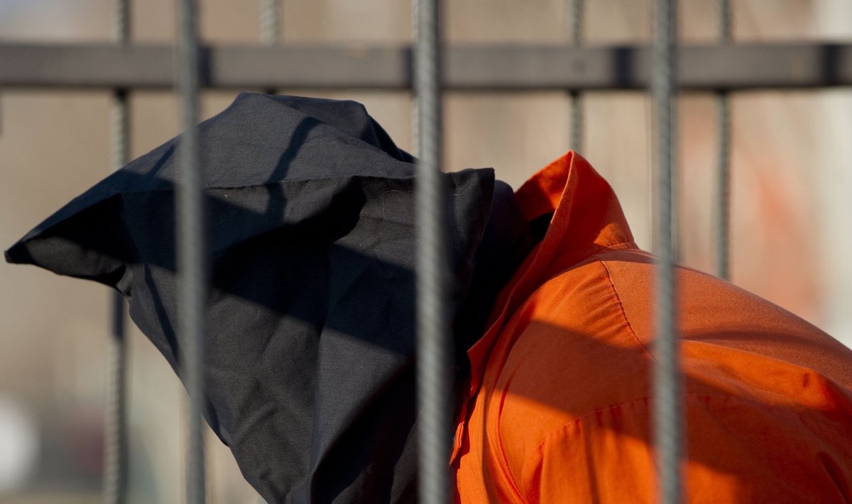 "Witness Against Torture" aktyvistai protestuoja prieš Gvantanamo kalėjimą