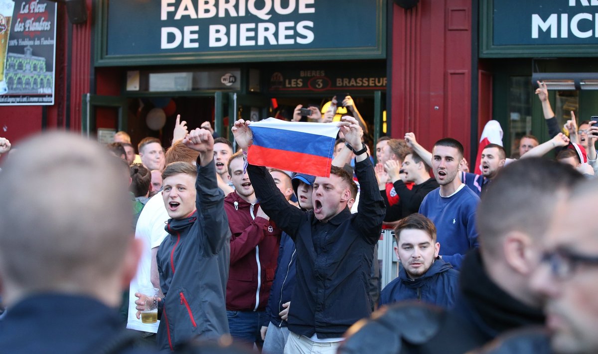 Rusų ir anglų futbolo sirgalių susirėmimai Prancūzijoje