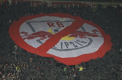  „RB Leipzig“ sirgaliai protestuoja prieš „Red Bull“ veiksmus klubo valdyme