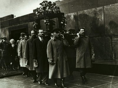Sergėjaus Kirovo laidotuvės. Molotovas, Vorošilovas, Stalinas, Kaganovičius, Ždanovas
