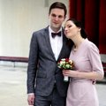 „Valstiečių“ partijos narys T. Tomilinas vedė savo mylimąją: vestuvių datą pakoregavo artėjanti Seimo sesija