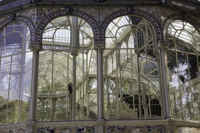 Pačiame Madrido Buen Retiro parko centre stūkso įspūdingi stiklo rūmai