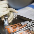 „Moderna“: atnaujinta COVID-19 vakcina dar geriau kovos su viruso atmainomis