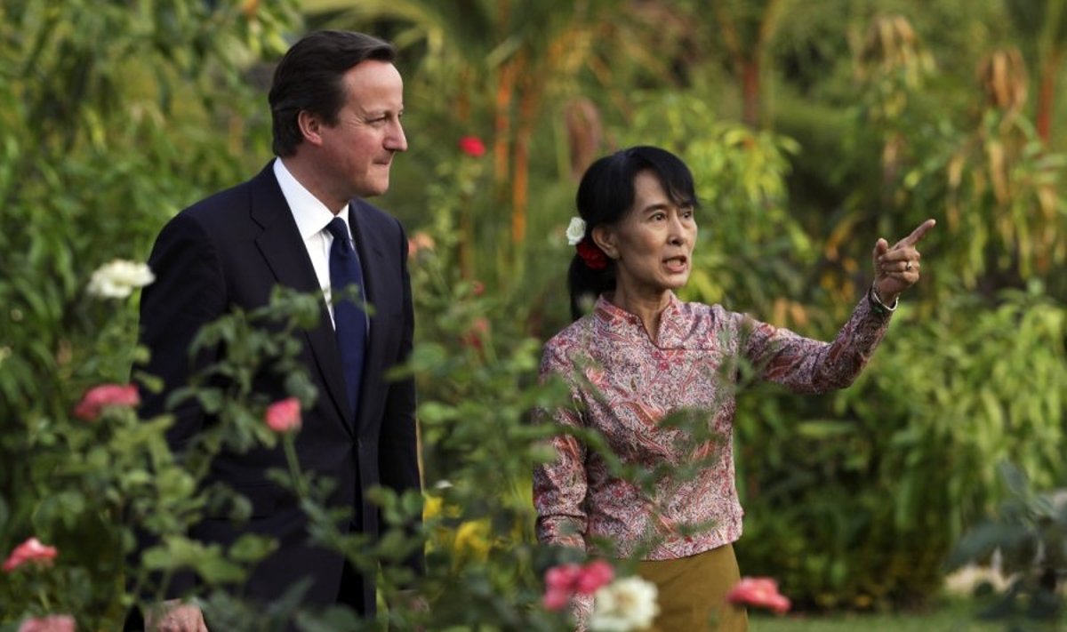 Davidas Cameronas ir Aung San Suu Kyi (Aung San Su Či) 