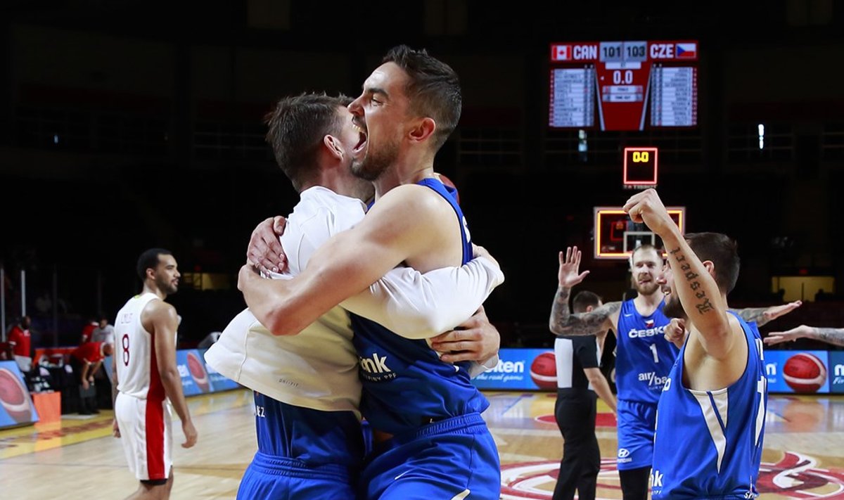 Tomašas Satoransky triumfuoja su Čekijos krepšininkais