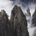 Geltonasis kalnas Kinijoje į dangų stiebia 72 viršūnes