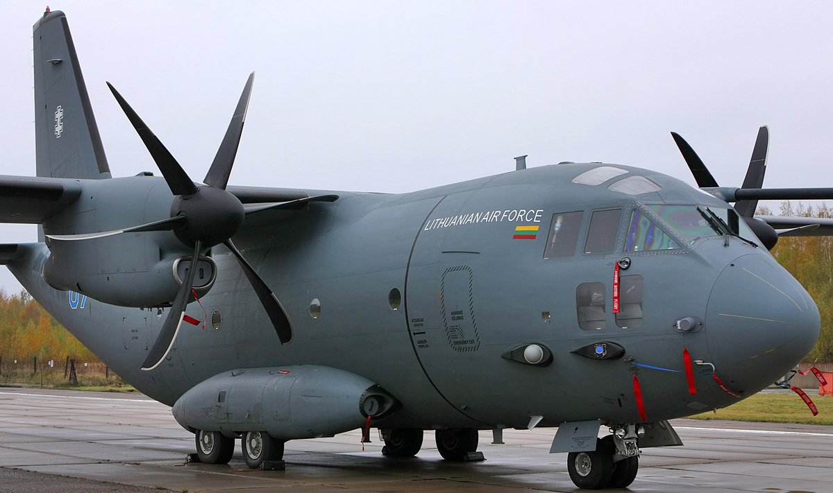 Lietuvos karinių oro pajėgų transportinis lėktuvas Alenia C-27J Spartan (Algirdas, 07 BLUE)