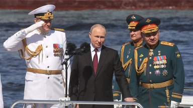 Sankt Peterburge vykusiame Putino susitikime – tyčia surežisuotas šou