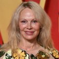 56-erių Pamela Anderson „Oskarų“ vakarėlyje po apdovanojimų pasirodė be makiažo