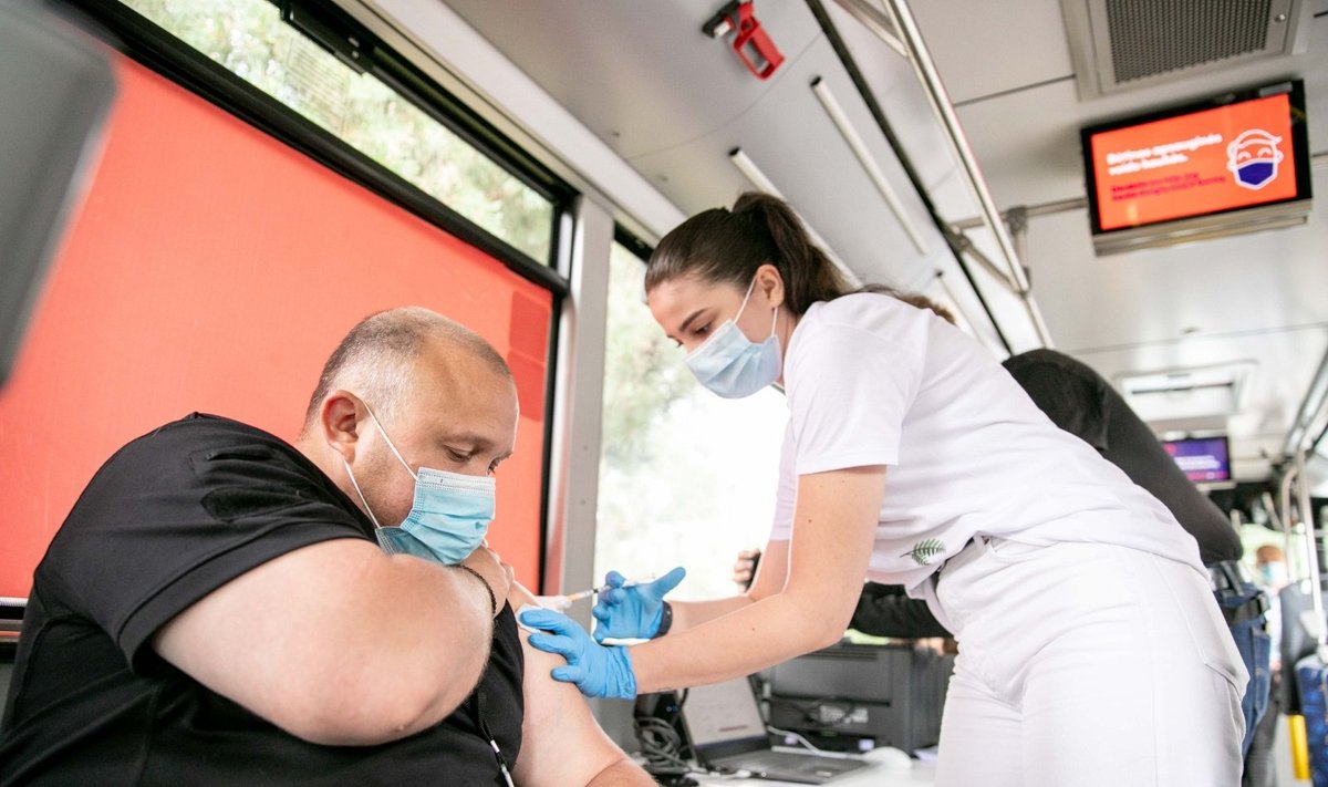 Vilniuje skiepų autobuso pristatymas