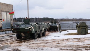Беларусь заявила, что отводит войска от границы с Украиной. В Киеве говорят об "отвлекающем маневре"