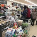 Prieš šventes lietuviai šturmuoja Suvalkų parduotuves – ar tikrai viskas ten pigiau?