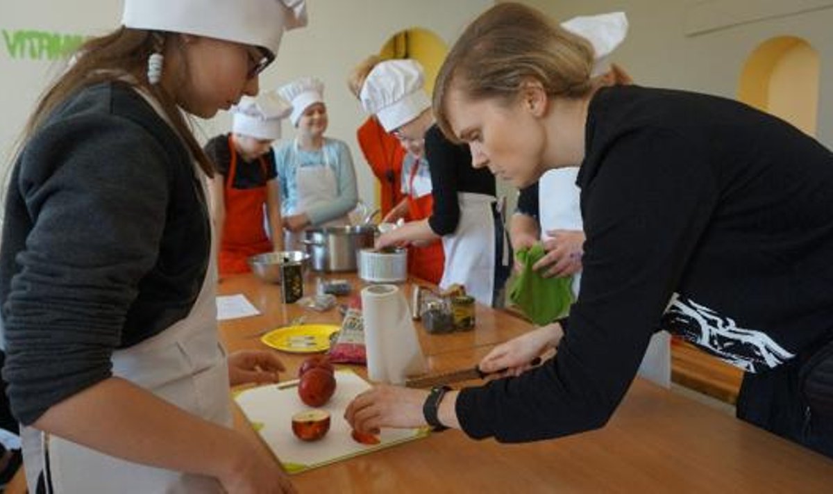 Mokyklos rūpinasi ne tik švietimu, bet ir sveika vaikų mityba