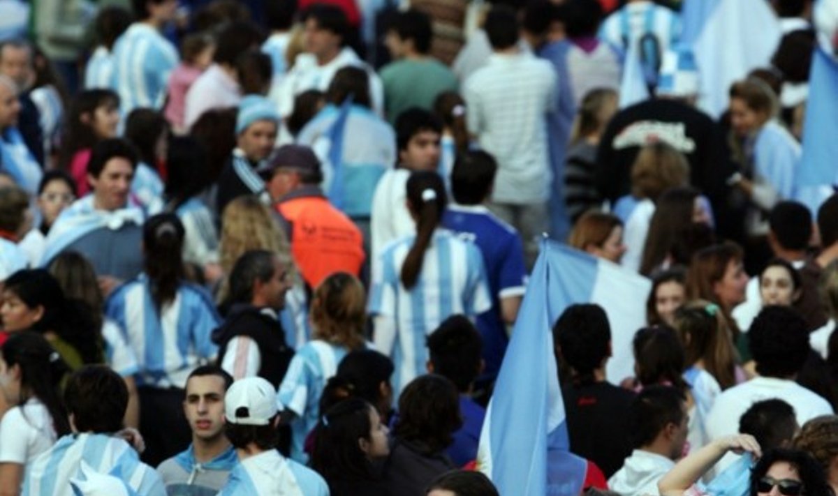 Argentinos rinktinės aistruoliai šiltai sutiko savo futbolininkus