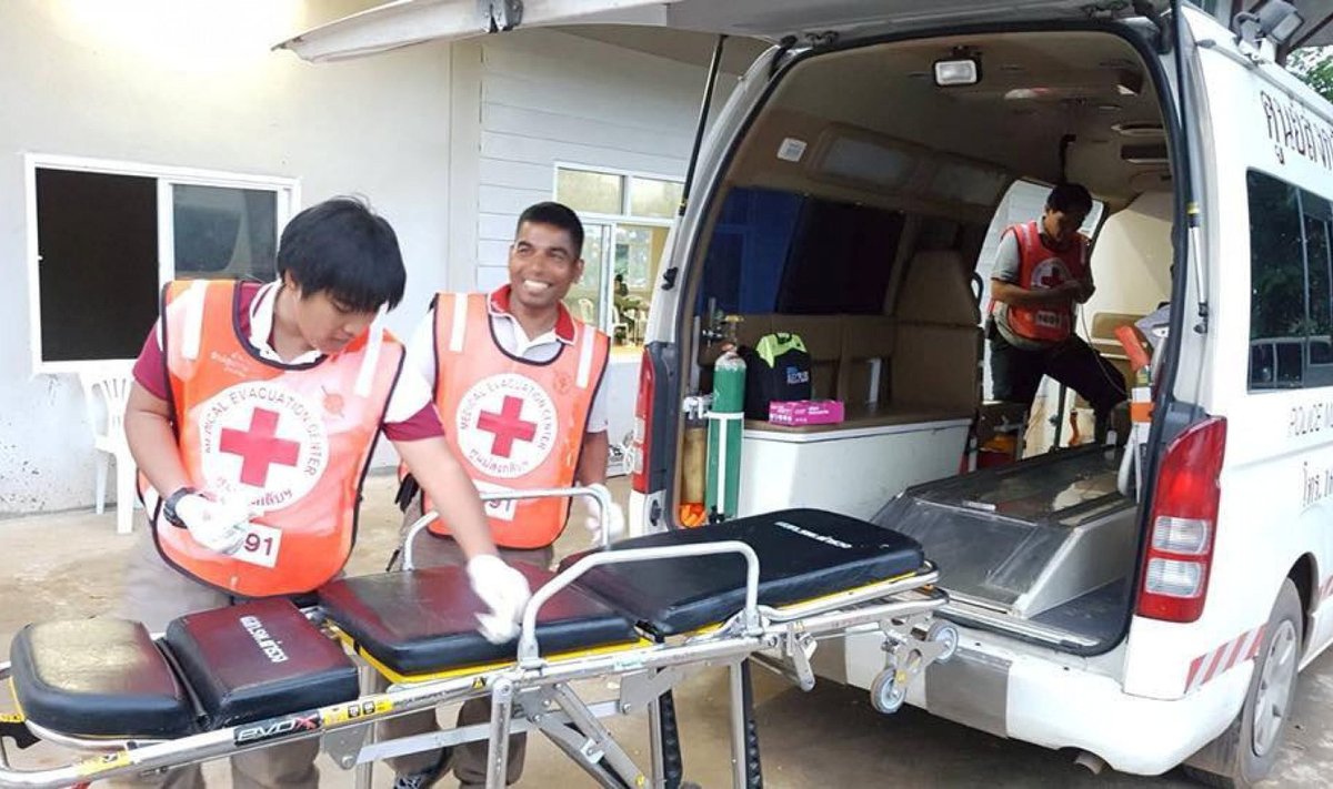 Tailando medikai ruošiasi priimti išgelbėtus berniukus