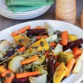 Orkaitėje keptos daržovės: šiltos ir spalvotos salotos