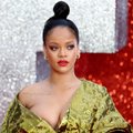 Dainininkė Rihanna padavė į teismą savo tėvą