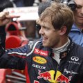 S.Vettelis greičiausias ir antrą bandymų rytą