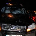 Vilniaus pakraštyje iš tamsos į kelią išbėgusią moterį mirtinai partrenkė visureigis