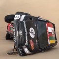 Nufilmavo Dakaro smėlynuose apvirtusio Vanago automobilio gelbėjimo misiją