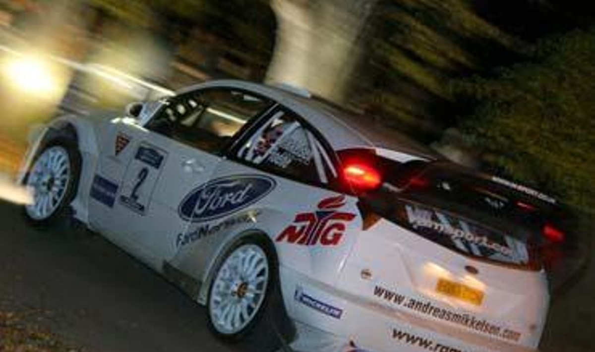 Saremos ralio 2006 lyderiai po pirmos dienos A. Mikkelsen/O.Floene (Norvegija)su "Ford Focus 05 WRC" 