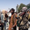 Talibanui perėmus Afganistano kontrolę, Kabule tvyro panika: tūkstančiai žmonių bando bėgti