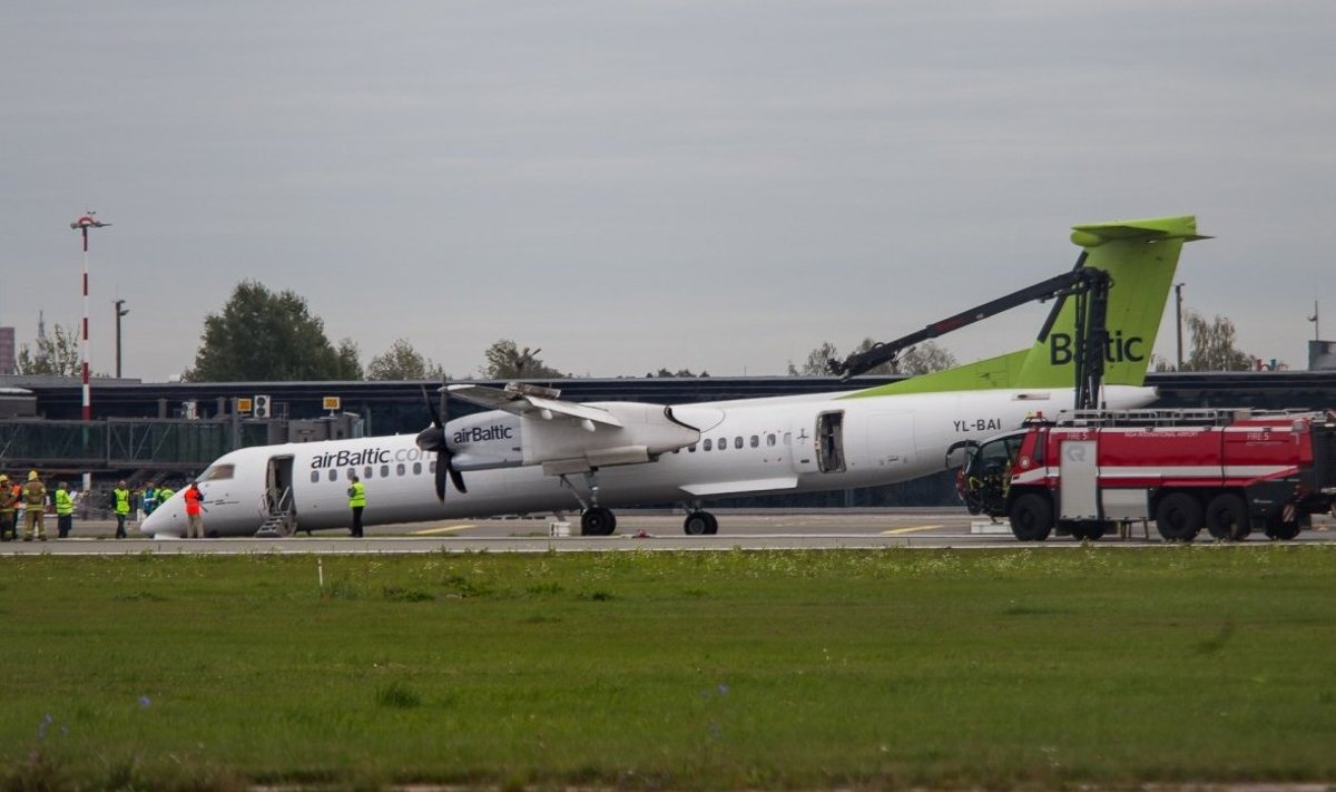 Rygoje Airbaltic lėktuvas leidosi avariniu būdu 