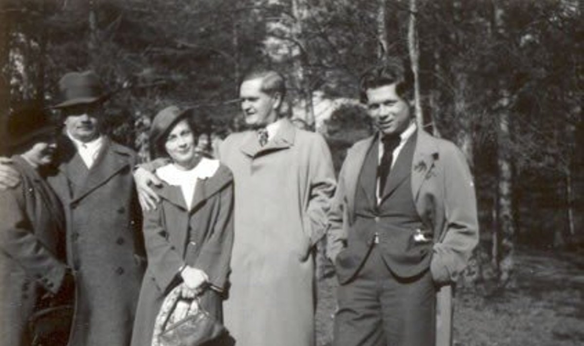 Petras Cvirka (dešinėje)