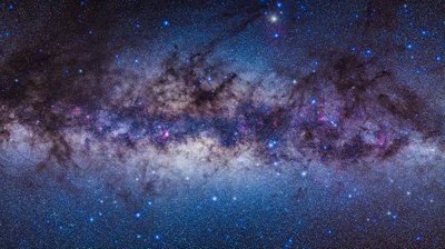 Paukščių tako galaktikos cenre gali būti net dvi juodosios skylės. NASA/ESO/Wikipedia/Shutterstock nuotr.