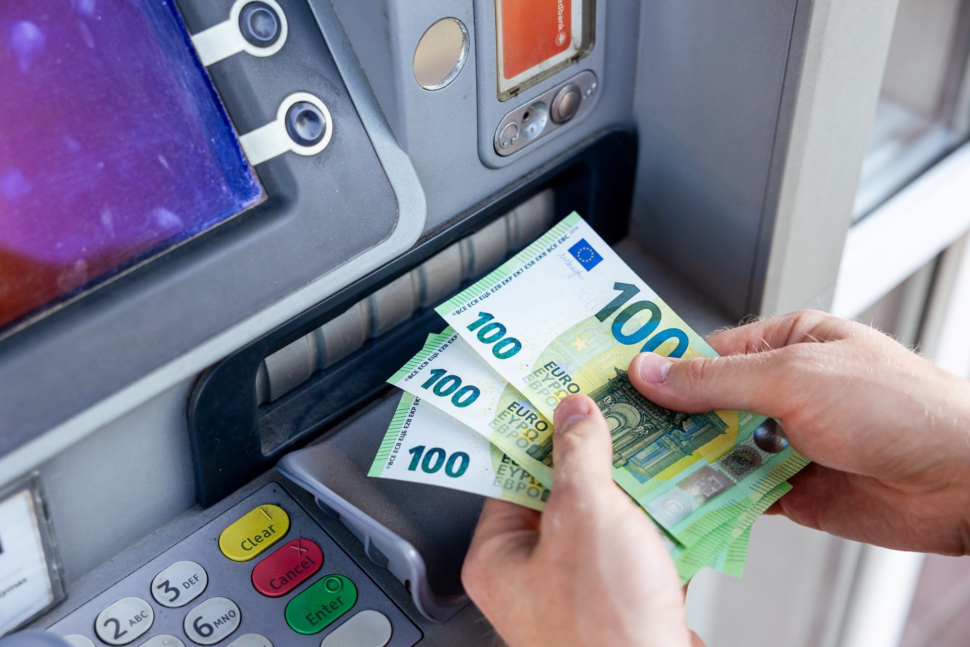 Сейм Литвы продлил срок действия взноса банковской солидарности еще на ...