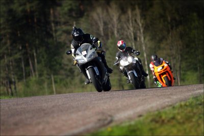 Motociklų mėgėjai lenktyniauja Nemuno žiede