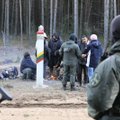 VSAT: prie Lietuvos sienos iš Baltarusijos vėl vežami migrantai