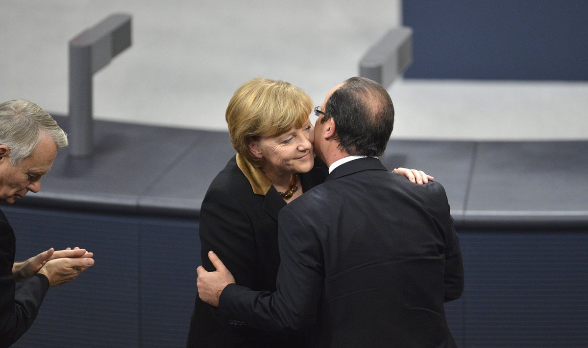 Angela Merkel ir Francois Hollande'as