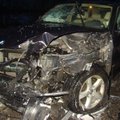 Kelyje Prienai–Birštonas vilnietė su BMW sukėlė avariją