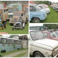 Senų automobilių entuziastai Estijoje iš mašinų pasidarė tualetą, šiltnamį ir pirtį