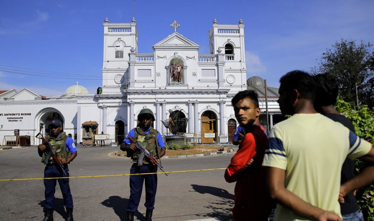 Šri Lankoje driogstelėjo virtinė sprogimų