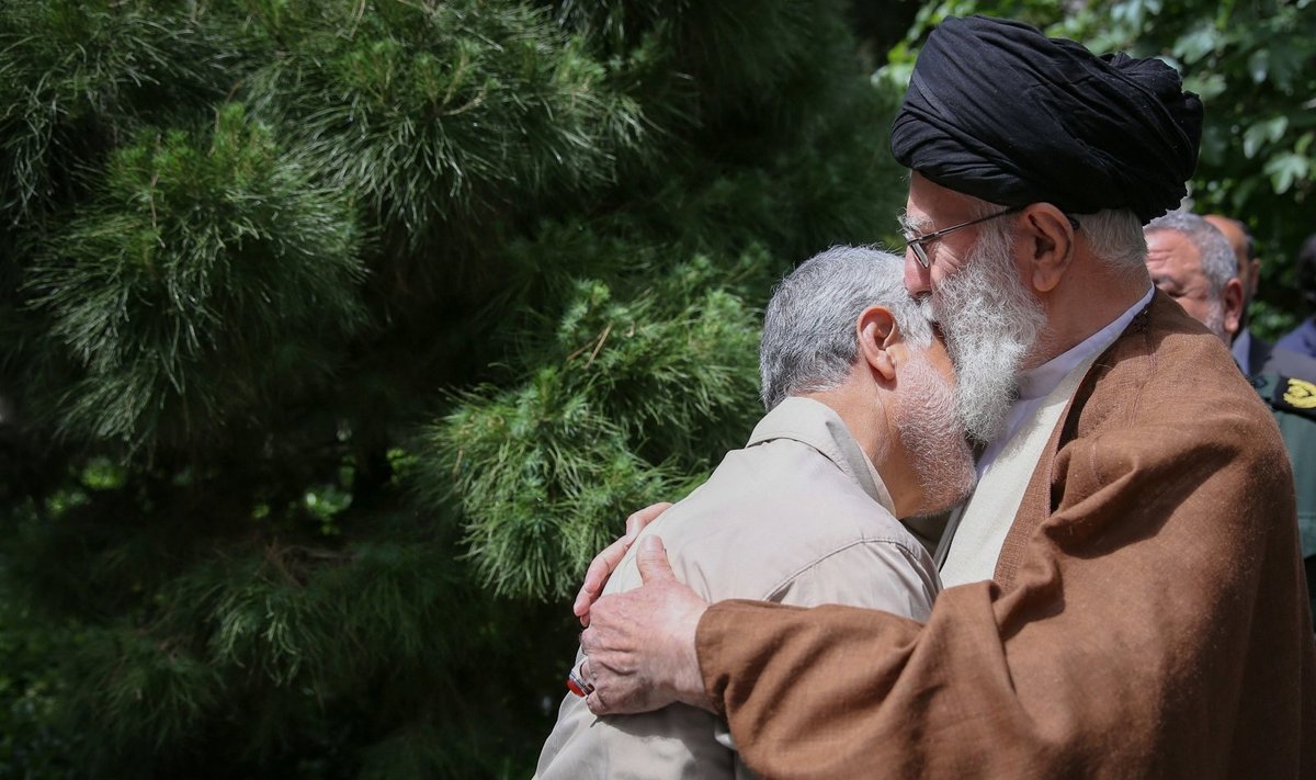 Qasemas Soleimani, ajatola Ali Khamenei